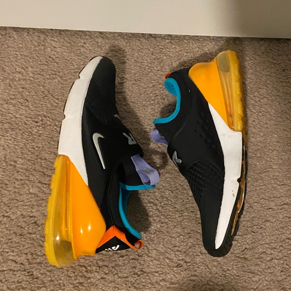 Nike Airmax 270 size 7y - Picture 6 of 8